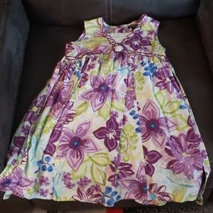 Girl's dress